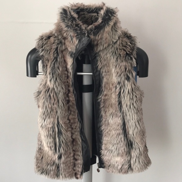 Faux fur vest - Picture 2 of 3